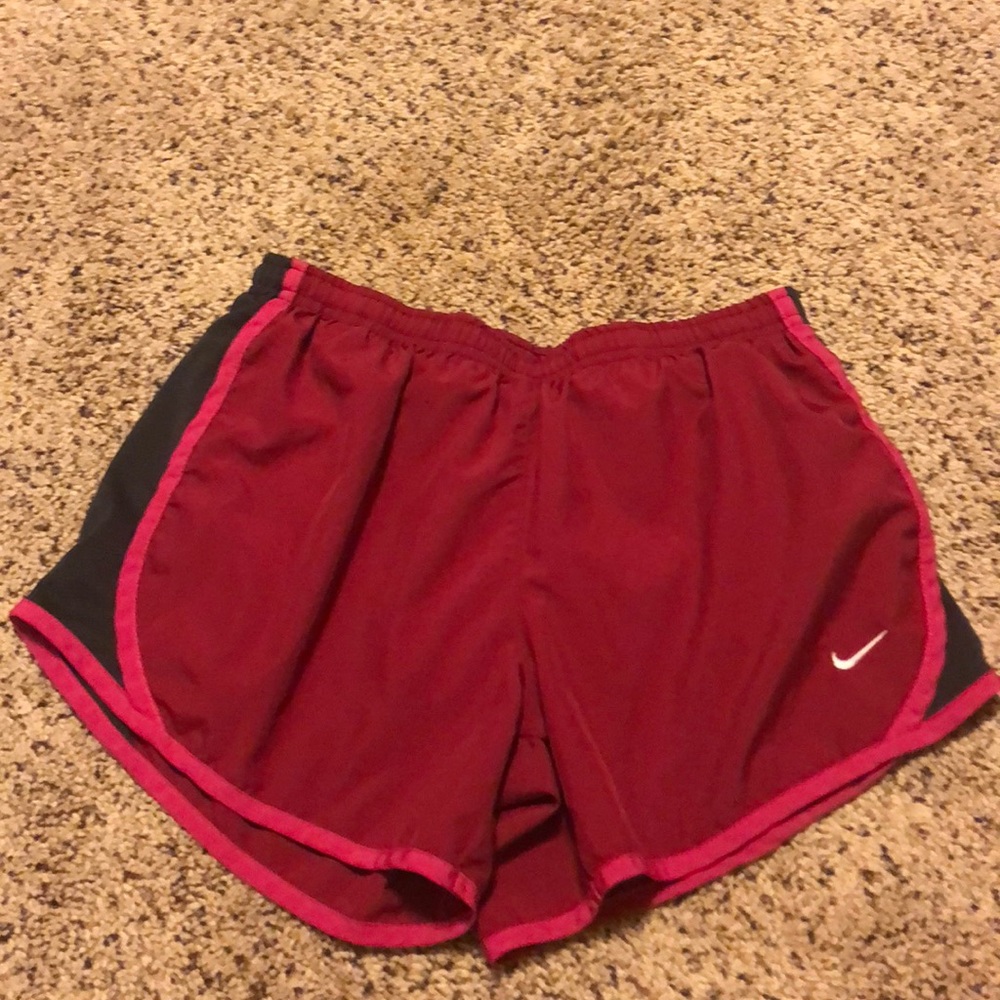 NIKE SHORTS